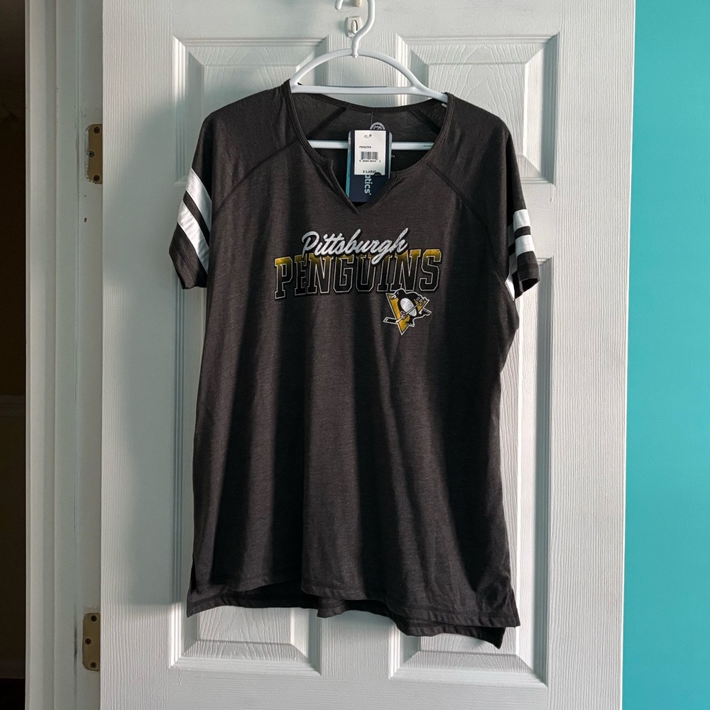 Pittsburgh Penguins Short Sleeve V-neck T-shirt